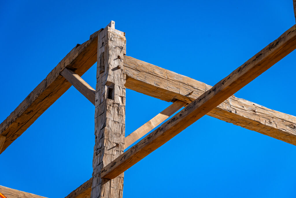 reclaiming building materials